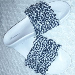 Dearfoams navy/ white check slides NWOT